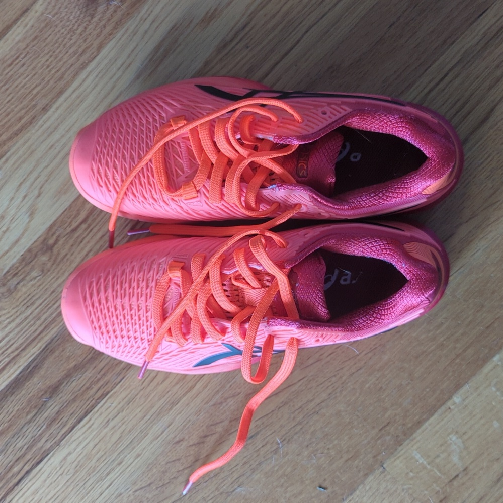 Asics ff Tokyo size 6